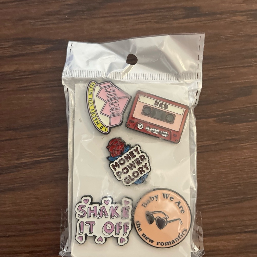 Taylor swift pin set